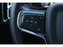 Volvo XC40 T4 Recharge R-Design | Verwarmbare voorstoelen en stuurwiel | Parkeercamera achter | Apple carplay/Android auto | Keyless | Parkeersensor voor + achter |
