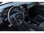 Volvo XC40 T4 Recharge R-Design | Verwarmbare voorstoelen en stuurwiel | Parkeercamera achter | Apple carplay/Android auto | Keyless | Parkeersensor voor + achter |