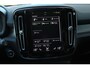 Volvo XC40 T4 Recharge R-Design | Verwarmbare voorstoelen en stuurwiel | Parkeercamera achter | Apple carplay/Android auto | Keyless | Parkeersensor voor + achter |