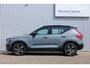 Volvo XC40 T5 Recharge R-Design | Panoramadak | Rondom zichtcamera | Verwarmbare voorstoelen en stuurwiel | Premium audio by Harman Kardon | Parkeersensor voor + achter | Adaptieve cruise control | Keyless