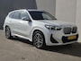 BMW X1 xDrive25e M-Sport Automaat / Accu SOH 98,25% / Elektrisch wegklapbare trekhaak / Trekgewicht 1.700 kg / Voorstoelen verwarmd / Apple Carplay Android Auto / Elektrische achterklep / Adaptief cruise control /