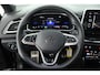Volkswagen T-Roc 1.5 TSI 150pk DSG R-Line Edition Trekhaak Camera Stoelverwarming Virtual Cockpit Navigatie