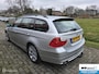 BMW 3-Serie Touring 320i High Executive lees tekst!!