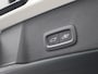 Volvo XC40 2.0 B4 Plus Dark / Trekhaak / Stoel+stuur+voorruitverwarming / Harman Kardon / Elektr. bed. stoelen