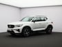Volvo XC40 2.0 B4 Plus Dark / Trekhaak / Stoel+stuur+voorruitverwarming / Harman Kardon / Elektr. bed. stoelen