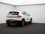 Volvo XC40 2.0 B4 Plus Dark / Trekhaak / Stoel+stuur+voorruitverwarming / Harman Kardon / Elektr. bed. stoelen