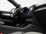Volvo XC40 2.0 B4 Plus Dark / Trekhaak / Stoel+stuur+voorruitverwarming / Harman Kardon / Elektr. bed. stoelen