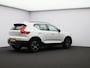Volvo XC40 2.0 B4 Plus Dark / Trekhaak / Stoel+stuur+voorruitverwarming / Harman Kardon / Elektr. bed. stoelen