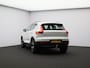 Volvo XC40 2.0 B4 Plus Dark / Trekhaak / Stoel+stuur+voorruitverwarming / Harman Kardon / Elektr. bed. stoelen