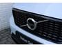 Volvo XC40 T4 Recharge R-Design | Panoramadak | Verwarmbare voorstoelen en stuurwiel | 360 graden camera | Premium audio by Harman Kardon | Adaptieve cruise control