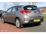 Toyota Auris 1.8 Hybrid Executive, Stoelverwarming, Pdc voor + achter + camera, Cruise, Clima, Navigatie, Dealer onderhouden !