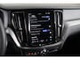 Volvo V60 2.0 B4 Ultimate Dark Panorama / Opendak /Leder / HUD / Pilot Assist / HarmanKardon / CarPlay