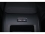 Volvo XC60 T6 Recharge AWD Core - IntelliSafe Assist & Surround - Parkeercamera achter - Verwarmde voorstoelen, stuur & achterbank - Parkeersensoren voor & achter - Draadloze tel. lader - Extra getint glas - 18' LMV