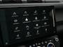 Land Rover Defender 110 2.0 P300e 110 Forest Edition | Cold Climate Pack | Meridian Sound System | 22" Wielen | Classic Spatlappen v/a | Treeplanken | Trekhaak | Panoramadak |