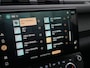 Land Rover Defender 110 2.0 P300e 110 Forest Edition | Cold Climate Pack | Meridian Sound System | 22" Wielen | Classic Spatlappen v/a | Treeplanken | Trekhaak | Panoramadak |