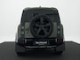 Land Rover Defender 110 2.0 P300e 110 Forest Edition | Cold Climate Pack | Meridian Sound System | 22" Wielen | Classic Spatlappen v/a | Treeplanken | Trekhaak | Panoramadak |