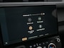 Land Rover Defender 110 2.0 P300e 110 Forest Edition | Cold Climate Pack | Meridian Sound System | 22" Wielen | Classic Spatlappen v/a | Treeplanken | Trekhaak | Panoramadak |