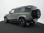Land Rover Defender 110 2.0 P300e 110 Forest Edition | Cold Climate Pack | Meridian Sound System | 22" Wielen | Classic Spatlappen v/a | Treeplanken | Trekhaak | Panoramadak |