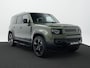 Land Rover Defender 110 2.0 P300e 110 Forest Edition | Cold Climate Pack | Meridian Sound System | 22" Wielen | Classic Spatlappen v/a | Treeplanken | Trekhaak | Panoramadak |