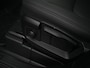 Land Rover Defender 110 2.0 P300e 110 Forest Edition | Cold Climate Pack | Meridian Sound System | 22" Wielen | Classic Spatlappen v/a | Treeplanken | Trekhaak | Panoramadak |