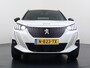 Peugeot e-2008 EV GT Pack 50 kWh | ACCU 93% | 3-Fase | Navigatie | Panoramisch schuifdak | 18 inch lichtmetalen velgen | Alcantara bekleding | Camera achter | Stoelverwarming | Adaptieve Cruise control
