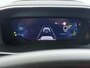 Peugeot e-2008 EV GT Pack 50 kWh | ACCU 93% | 3-Fase | Navigatie | Panoramisch schuifdak | 18 inch lichtmetalen velgen | Alcantara bekleding | Camera achter | Stoelverwarming | Adaptieve Cruise control