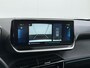 Peugeot e-2008 EV GT Pack 50 kWh | ACCU 93% | 3-Fase | Navigatie | Panoramisch schuifdak | 18 inch lichtmetalen velgen | Alcantara bekleding | Camera achter | Stoelverwarming | Adaptieve Cruise control
