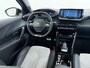 Peugeot e-2008 EV GT Pack 50 kWh | ACCU 93% | 3-Fase | Navigatie | Panoramisch schuifdak | 18 inch lichtmetalen velgen | Alcantara bekleding | Camera achter | Stoelverwarming | Adaptieve Cruise control