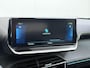 Peugeot e-2008 EV GT Pack 50 kWh | ACCU 93% | 3-Fase | Navigatie | Panoramisch schuifdak | 18 inch lichtmetalen velgen | Alcantara bekleding | Camera achter | Stoelverwarming | Adaptieve Cruise control