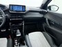 Peugeot e-2008 EV GT Pack 50 kWh | ACCU 93% | 3-Fase | Navigatie | Panoramisch schuifdak | 18 inch lichtmetalen velgen | Alcantara bekleding | Camera achter | Stoelverwarming | Adaptieve Cruise control