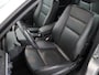 Opel Astra 1.6 Cosmo airco, leer, navi, cruisec, multifunctstuur, Voorstoelen verwarmd, parkeersensor achter, Binnenspiegel automatisch dimmend full options, De Opel Astra 1.6 Cosmo is een comfortabele en betrouwbare hatchback die bekendstaat om zijn fijne rijgedrag en praktische eigenschappen. De 1.6-liter benzinemotor biedt een goe