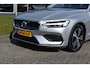 Volvo V60 B3 177PK Automaat Momentum Advantage | ACC | PDC | 17"LMV | Apple Carplay / Android |
