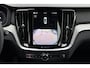 Volvo V60 B4 Essential Edition | Adaptieve Cruise Control | Dodehoekwaarschuwing | Verwarmbare voorstoelen | Stuurwielverwarming | Parkeersensoren V+A | Achteruitrijcamera | Extra getint glas achter