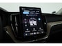 Volvo XC60 2.0 T6 Plug-in hybrid AWD Plus Dark | Facelift | Pano-dak | Trekhaak | 360 camera | Forest Lake |