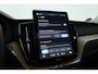 Volvo XC60 2.0 T6 Plug-in hybrid AWD Plus Dark | Facelift | Pano-dak | Trekhaak | 360 camera | Forest Lake |