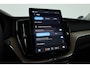 Volvo XC60 2.0 T6 Plug-in hybrid AWD Plus Dark | Facelift | Pano-dak | Trekhaak | 360 camera | Forest Lake |
