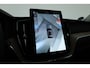 Volvo XC60 2.0 T6 Plug-in hybrid AWD Plus Dark | Facelift | Pano-dak | Trekhaak | 360 camera | Forest Lake |