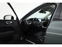 Volvo XC60 2.0 T6 Plug-in hybrid AWD Plus Dark | Facelift | Pano-dak | Trekhaak | 360 camera | Forest Lake |