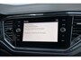 Volkswagen T-Roc 1.5 TSI Sport 150PK Automaat | Trekhaak | Stoelverwarming | Clima