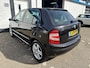 Skoda Fabia 1.4-16V Ambiente /Nieuwe apk bij aflevering/Lm velgen all season banden/Leder interieur