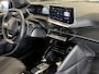 Peugeot 2008 1.2 Hybrid 136 Allure | Automaat | Clima | PDC | Navi | Cruise | Carplay | DAB | ( Vesteging - Nieuwegein )