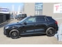 Audi Q2 35 TFSI S-Line Automaat/Panoramadak/Afneembare trekhaak/Virtual cockpit/Achteruitrijcamera/Parkeersensoren rondom/Apple carplay/Stoelverwarming/Climate control/Elektrische achterklep/Cruise control/DAB/19'' Lichtmetalen velgen.