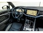 Volkswagen Touareg R 3.0 TSI 436pk 4MOTION | Trekhaak | Panoramadak | Luchtvering | Softclose | 22" Velgen | 360 Camera