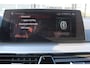 BMW 5-Serie 530e iPerformance Executive M-Sport Panoramadak/Head-Up Display/Apple carplay/Sfeerverlichting/Navigatie/Achteruitrijcamera/Stoelverwarming/Parkeersensoren Voor+Achter/Cruise Control/Sport Stoelen/Voorstoelen Elektrisch/Elektrische achterklep