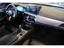 BMW 5-Serie 530e iPerformance Executive M-Sport Panoramadak/Head-Up Display/Apple carplay/Sfeerverlichting/Navigatie/Achteruitrijcamera/Stoelverwarming/Parkeersensoren Voor+Achter/Cruise Control/Sport Stoelen/Voorstoelen Elektrisch/Elektrische achterklep