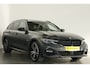 BMW 3-Serie Touring 330e xDrive M-Sport / Panorama / ACC / Cam / Carbon / CarPlay