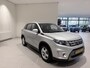 Suzuki Vitara 1.6 High Executive Airco | Bluetooth Telefoonvoorbereiding | Cruise Control Adaptief | Dakrails | Elektrisch Glazen Panoramadak | Extra Getint Glas | Hill Hold Functie | LED Koplampen | Lederen Bekleding | Lichtmetalen Velgen 17'' | Navigatiesysteem Full Map | Parkeersensor Voor en Achter | Start/Stop Systeem | Voorstoelen Verwarmd