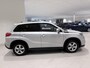 Suzuki Vitara 1.6 High Executive Airco | Bluetooth Telefoonvoorbereiding | Cruise Control Adaptief | Dakrails | Elektrisch Glazen Panoramadak | Extra Getint Glas | Hill Hold Functie | LED Koplampen | Lederen Bekleding | Lichtmetalen Velgen 17'' | Navigatiesysteem Full Map | Parkeersensor Voor en Achter | Start/Stop Systeem | Voorstoelen Verwarmd