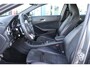 Mercedes-Benz GLA 180 Business | Afneembare Trekhaak | AMG Line Velgen | Stoelverwarming | Sportstoelen Alcantara | Camera |