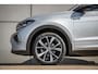 Volkswagen T-Cross 1.5 TSI 150pk DSG R-Line | Trekhaak | Voorstoelen Verwarmd | 18" Velgen